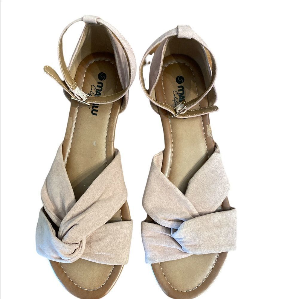 MakaLu California Size 9 Sandals Pink Suede - Picture 1 of 12